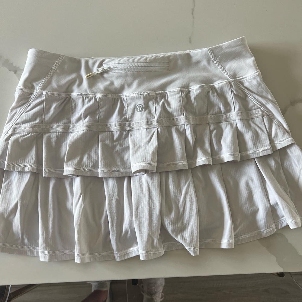 Lululemon tennis skirt white size 6
